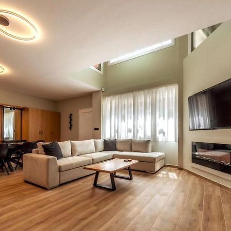 Luxurious Maisonette In 이오아니아 외부 사진