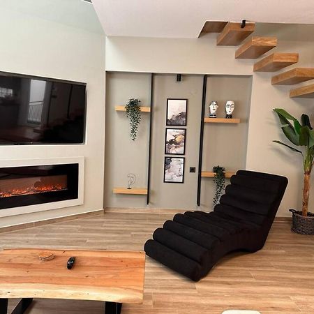 Luxurious Maisonette In 이오아니아 외부 사진