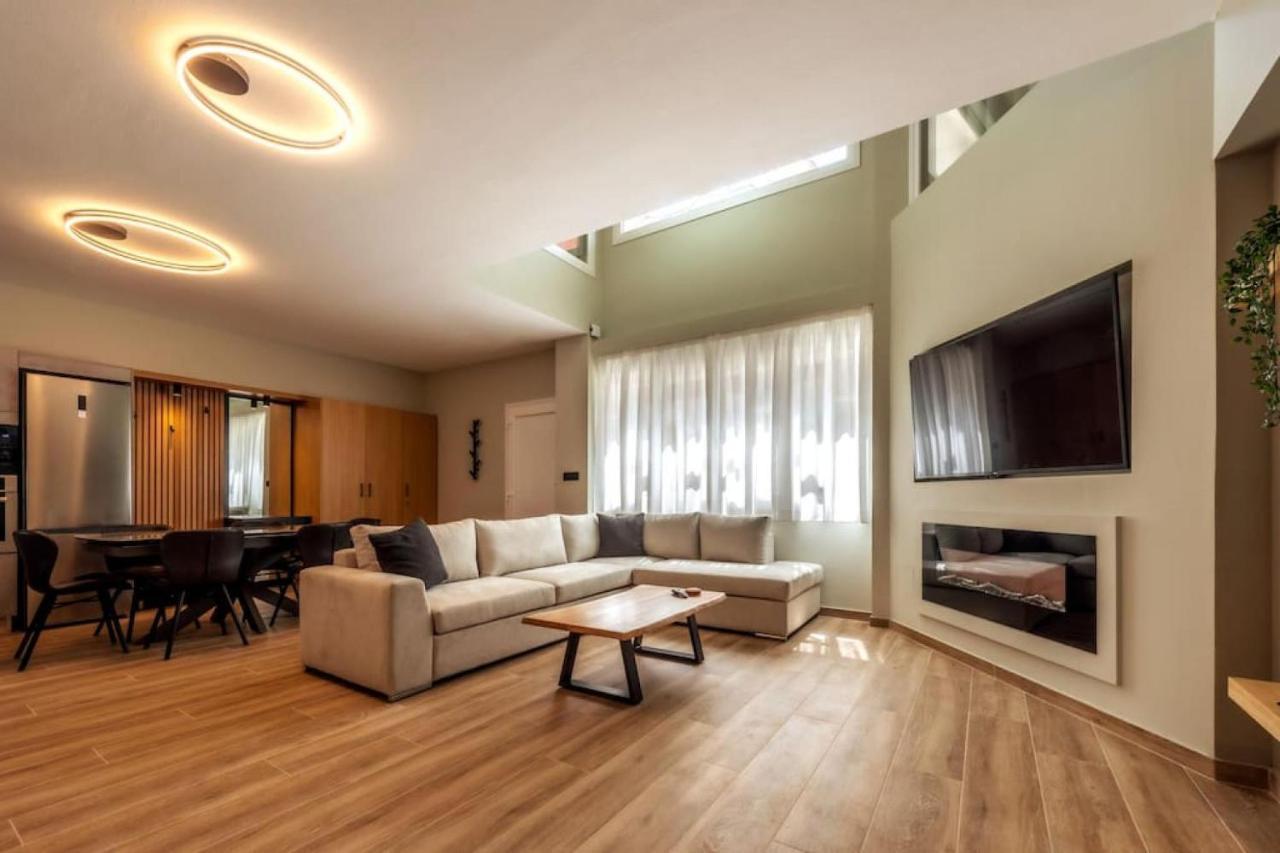 Luxurious Maisonette In 이오아니아 외부 사진