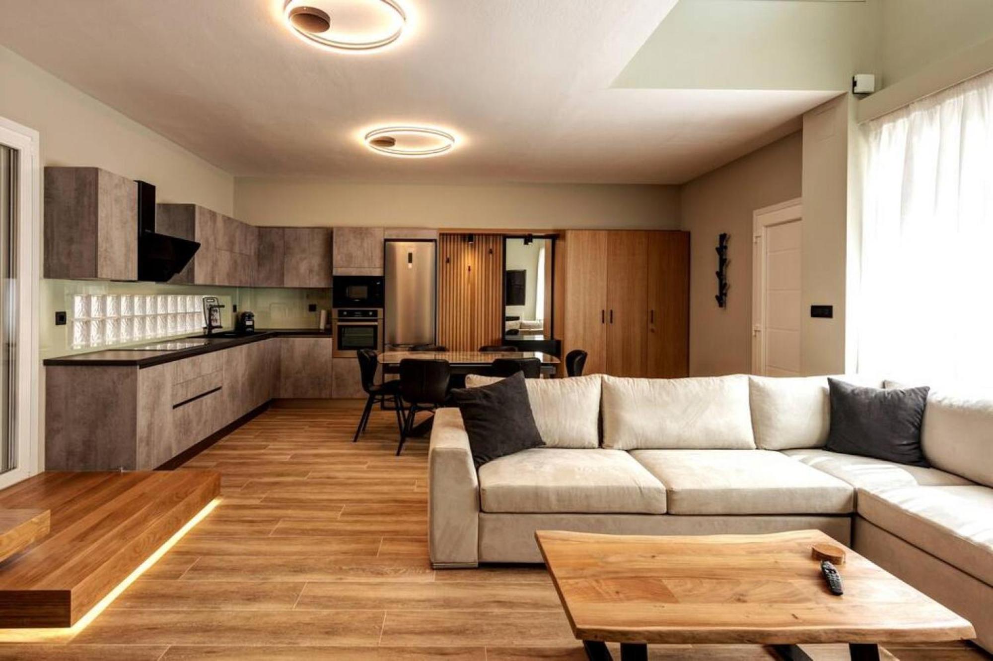 Luxurious Maisonette In 이오아니아 외부 사진