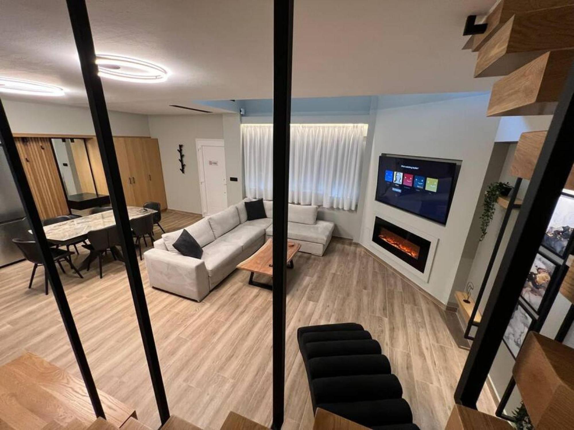 Luxurious Maisonette In 이오아니아 외부 사진