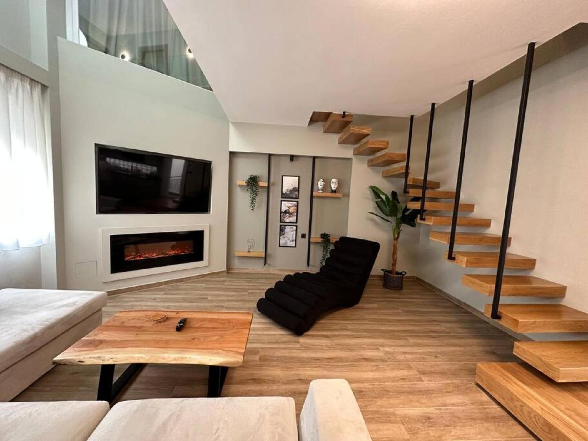 Luxurious Maisonette In 이오아니아 외부 사진