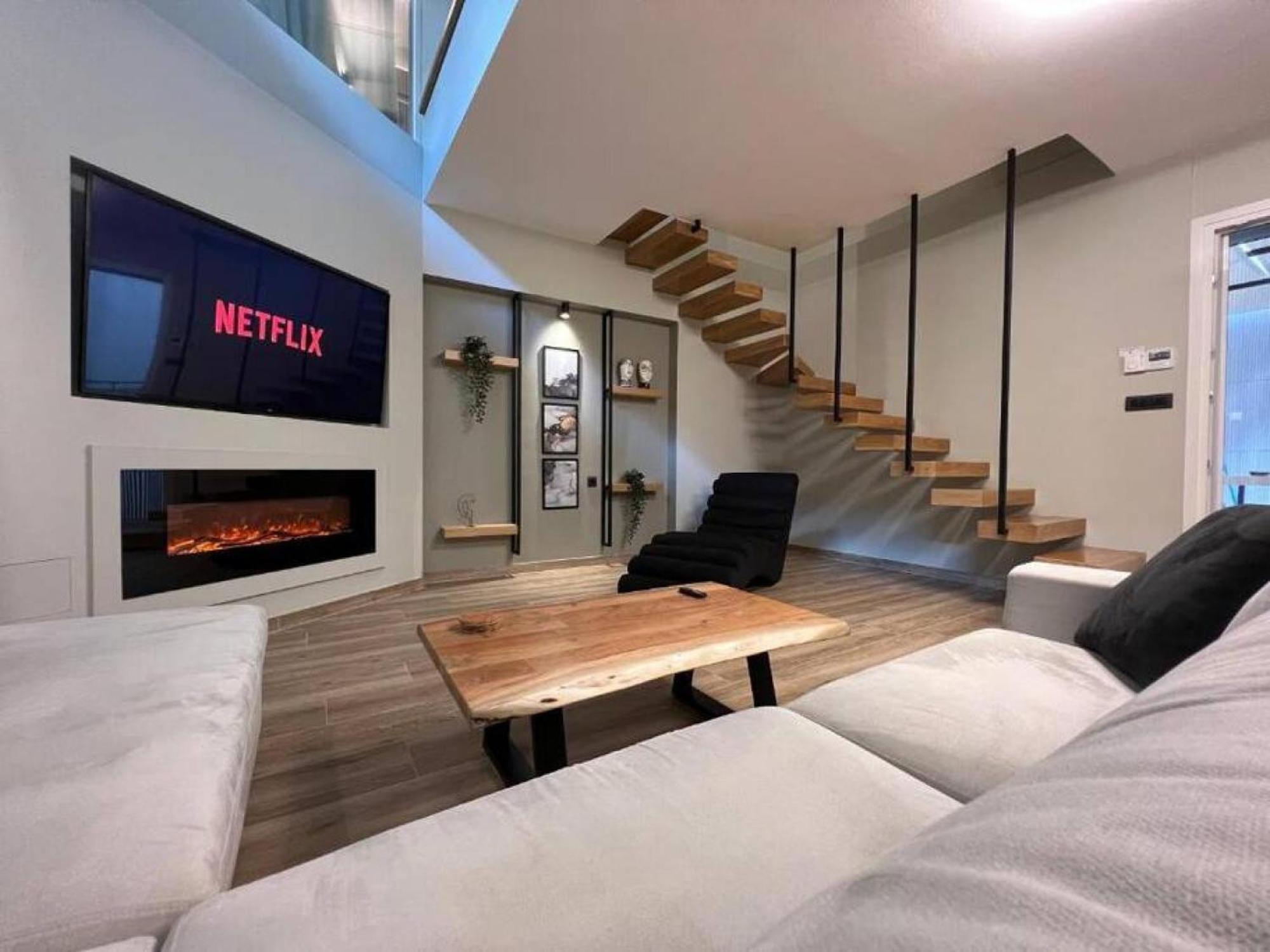 Luxurious Maisonette In 이오아니아 외부 사진